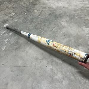 Easton MAKO -10 32 in 22 oz 13.5 in Barrel Fastpitch Softball Bat FP16MK10 Worth